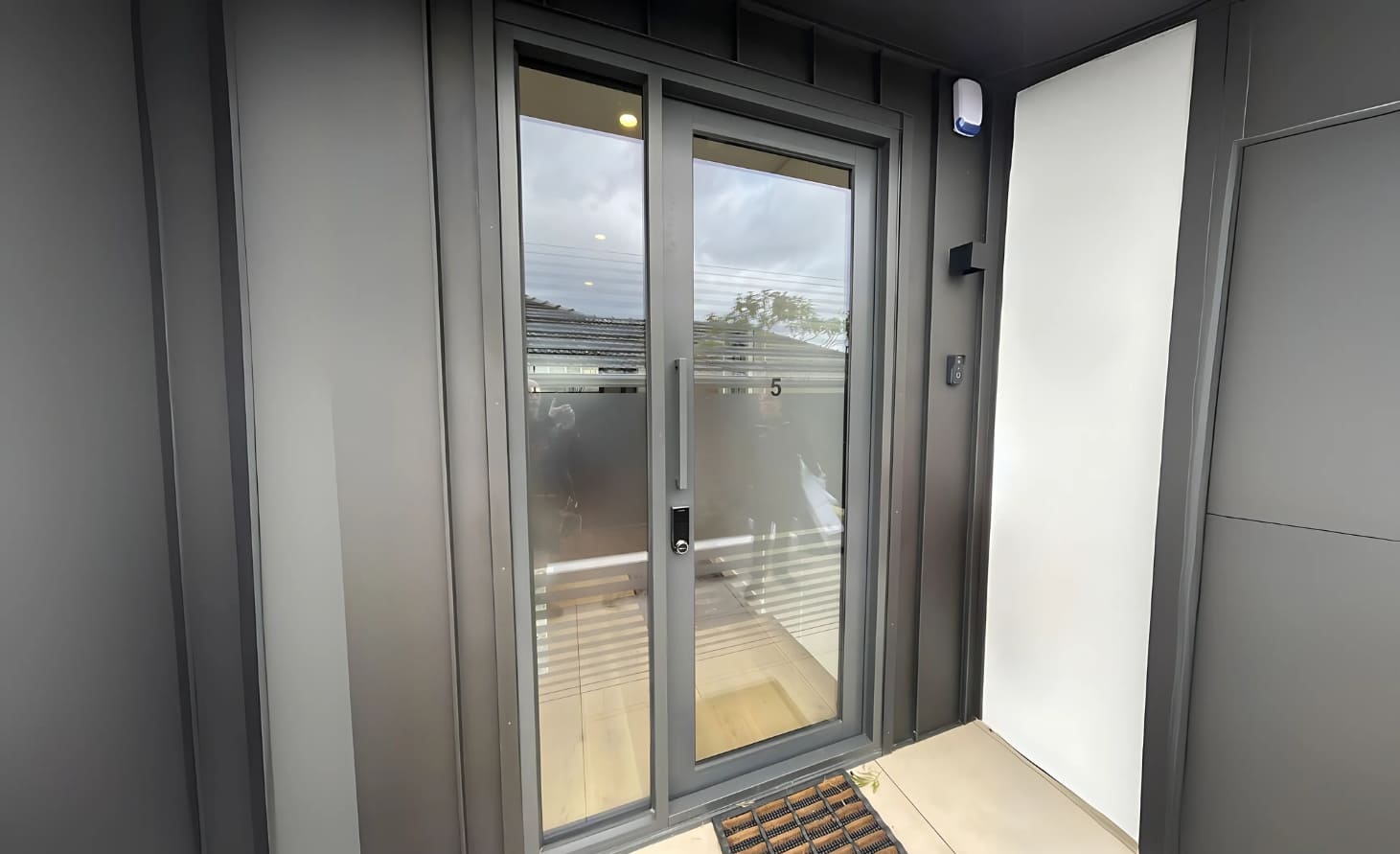 Window Tinting Melbourne | Domestic & Commercial | AAWT